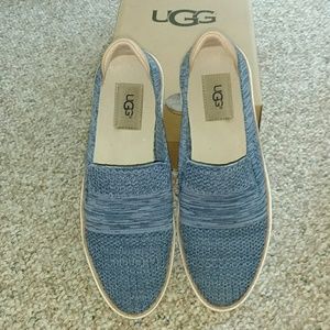 UGG Sammy blue stretchy knit summer slip-on 7.5